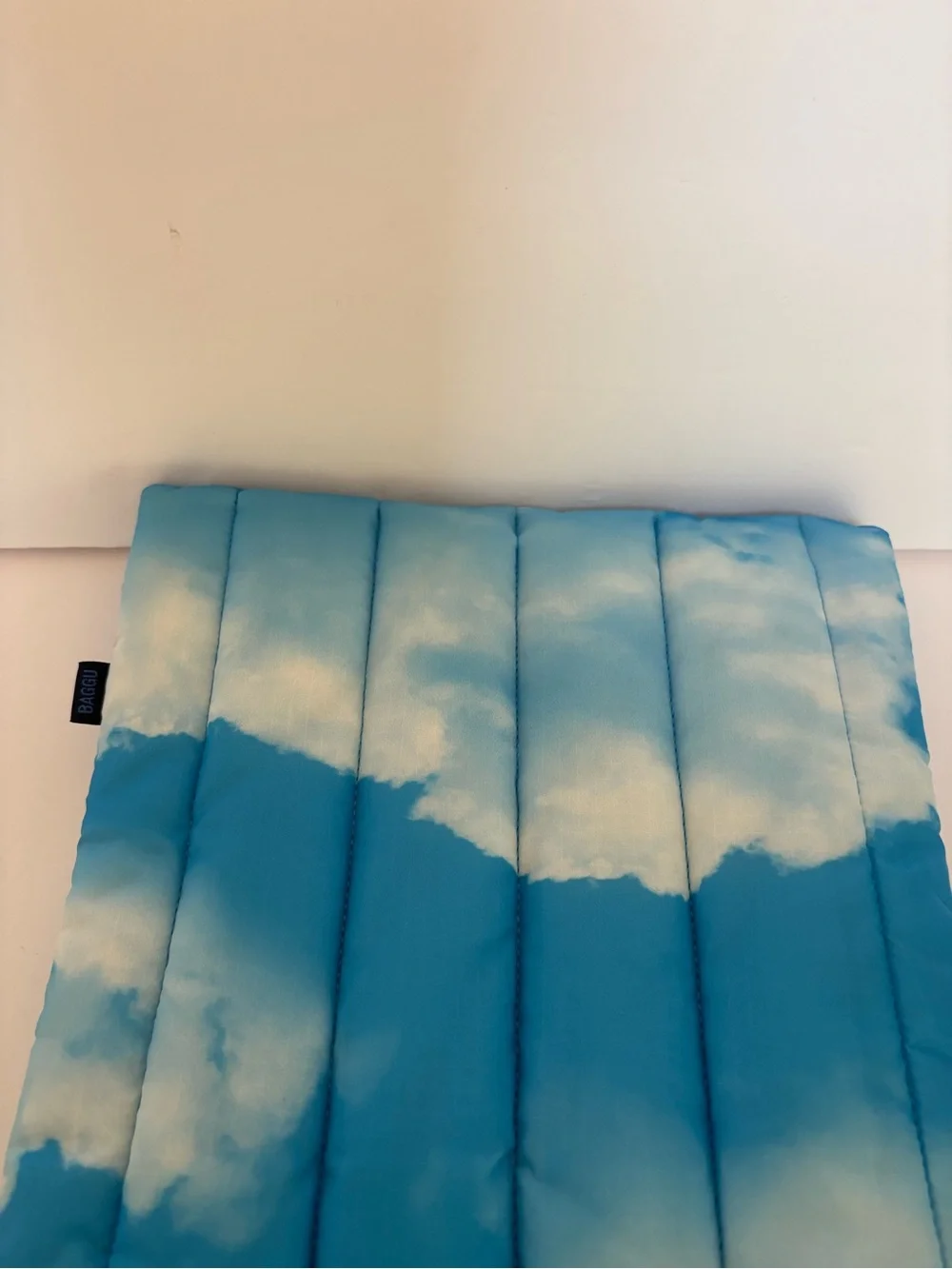 NWOT BAGGU Puffy Laptop Sleeve 16